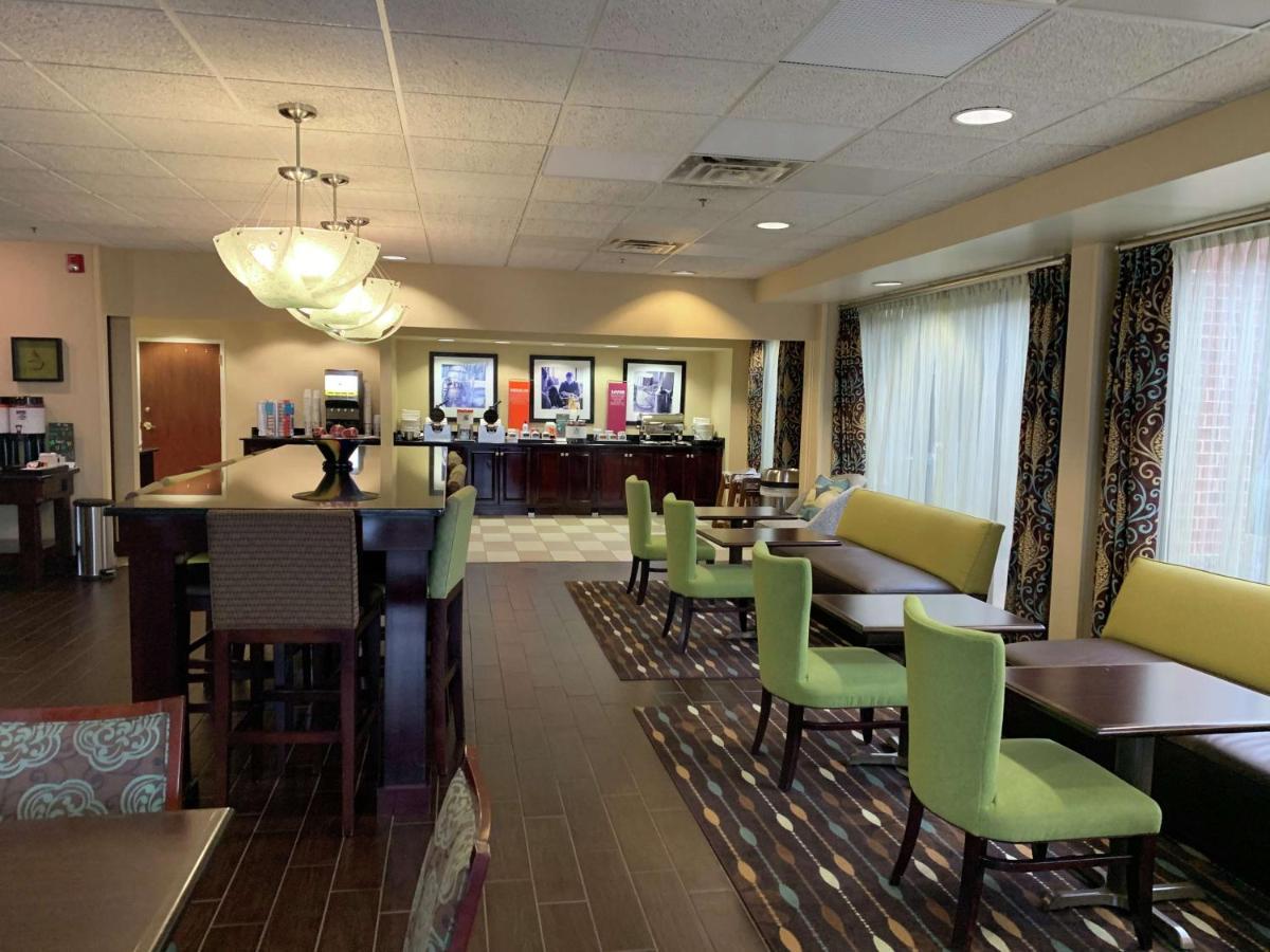 Hampton Inn Danville Exterior photo