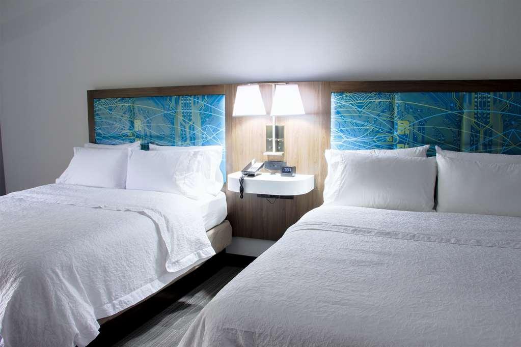 Hampton Inn Danville Room photo