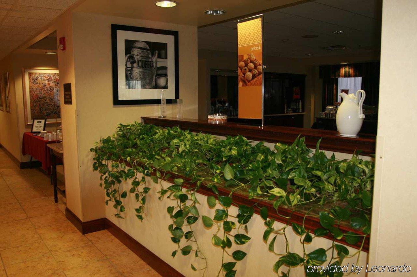 Hampton Inn Danville Interior photo