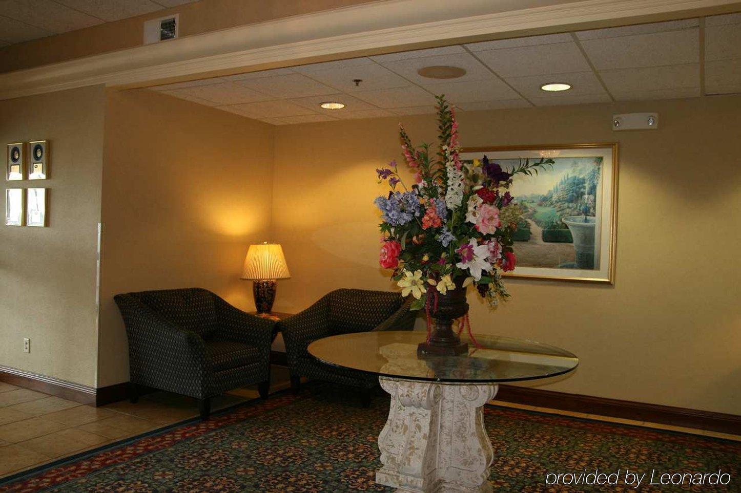 Hampton Inn Danville Interior photo